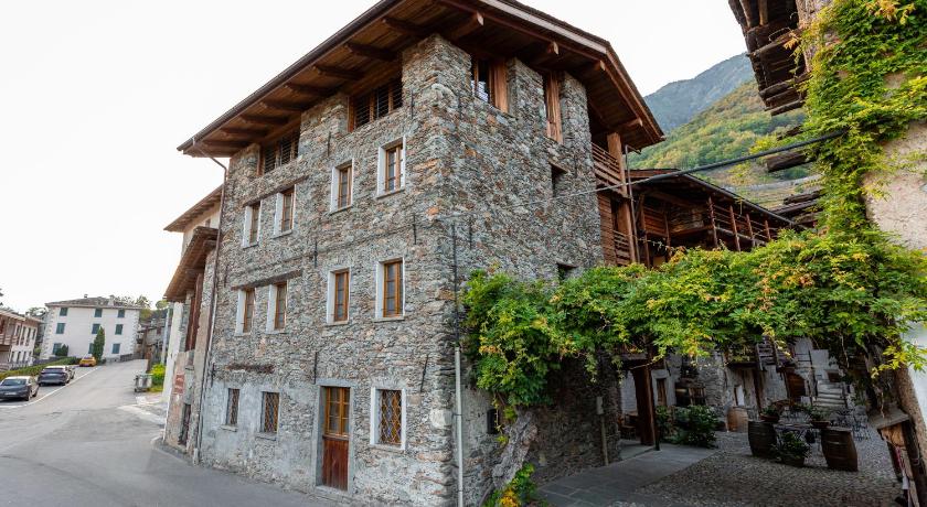 La Corte del Glicine