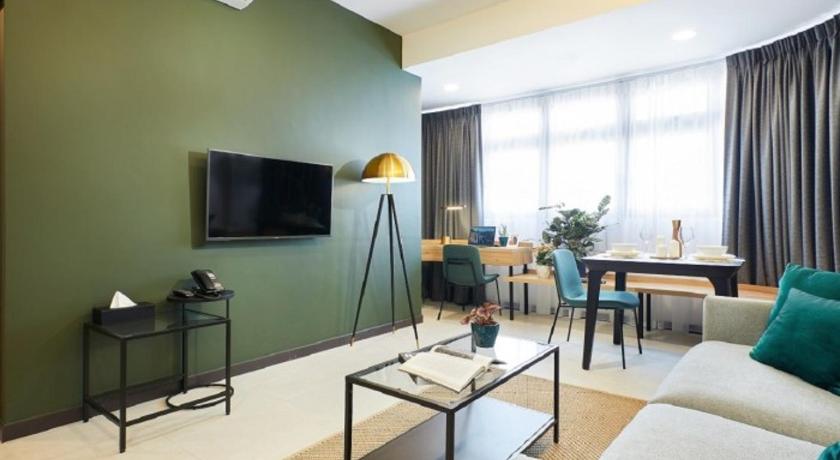 Image of One-Bedroom Triple 0