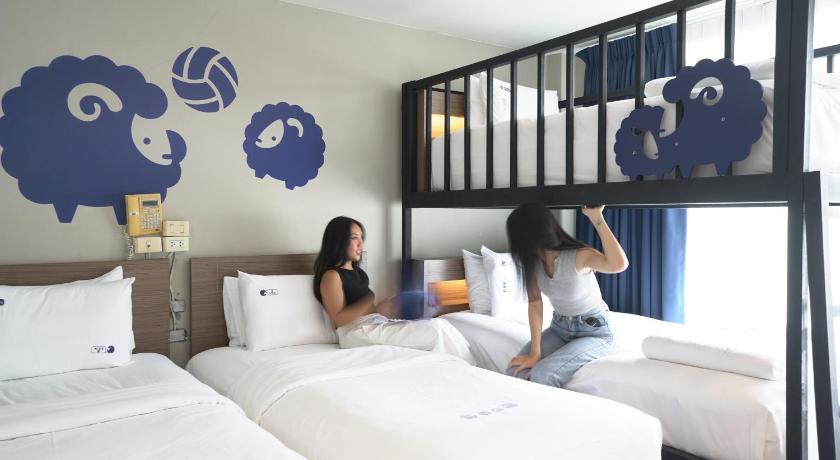 Image of Quad/Family Room 10