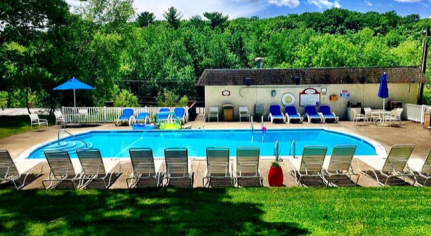 COVE HAVEN RESORT - COUPLES ONLY