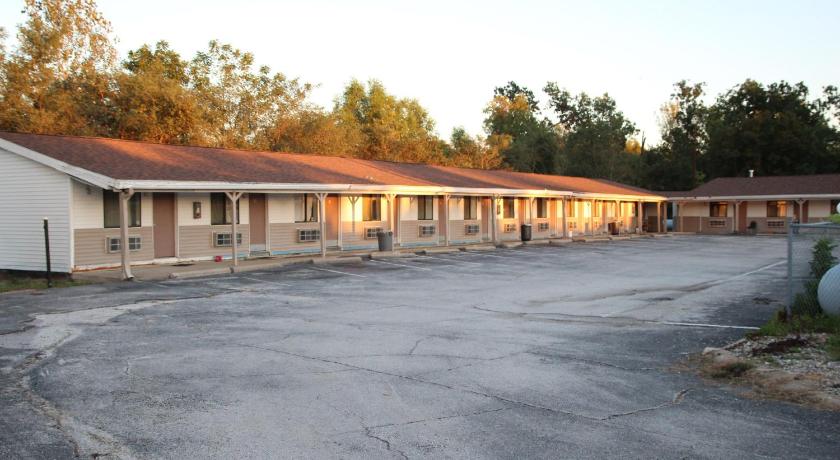 Frontier Motel photo