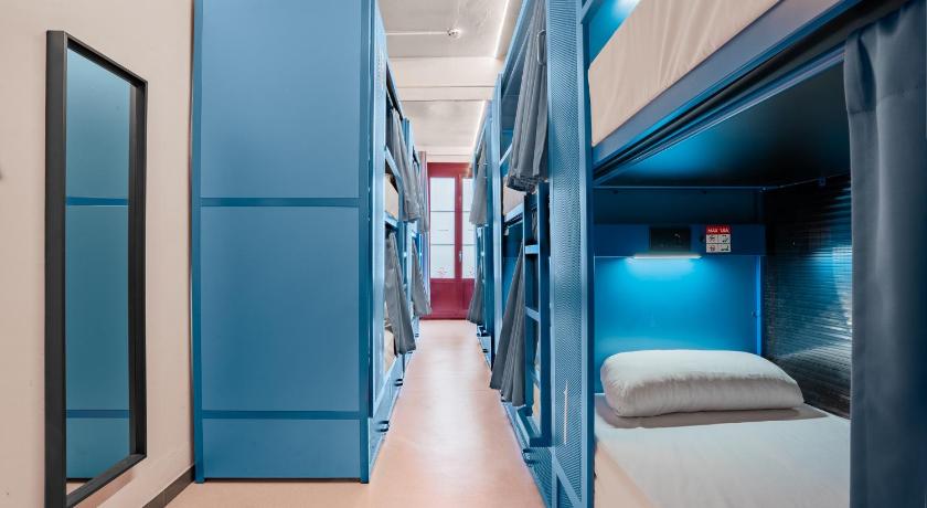 Ágy 10 személyes vegyes hálóteremben - külső közös fürdőszobával (Bed in 10-Bed Mixed Dormitory Room with External Shared Bathroom) fotója 0