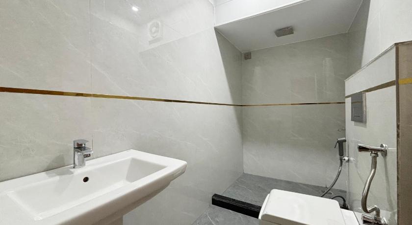 Hotel Emerald Suites & Banquet by Aura - image 32