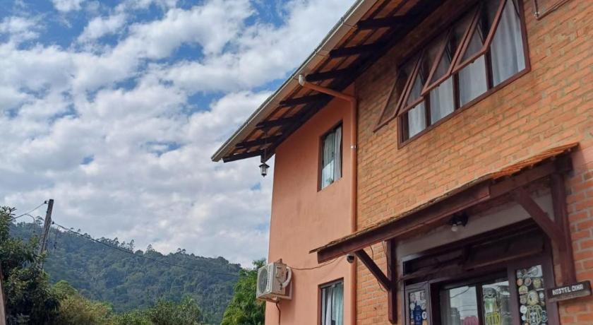 Hostel Dina & Suites