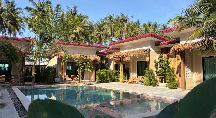 Image of Luxury Bungalow 7