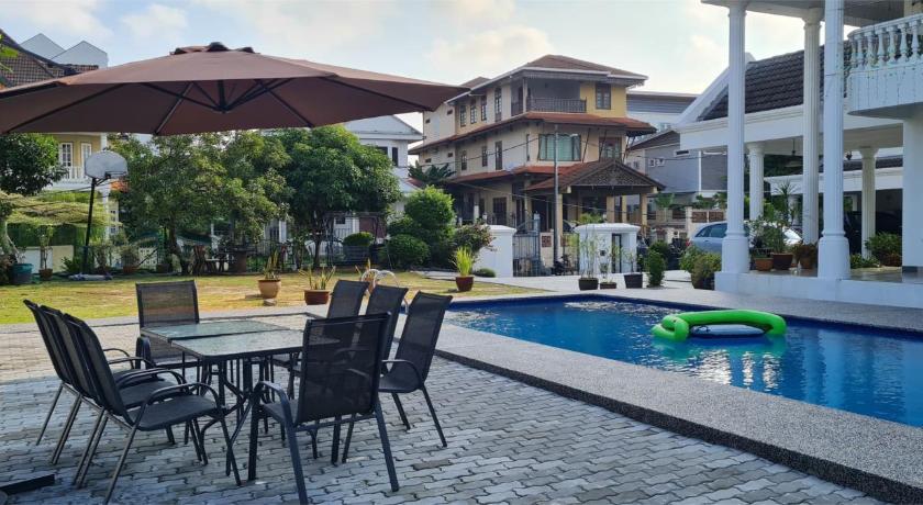 Private TTDI KL Villa Pool & BBQ 6BR 25pax. - image 9