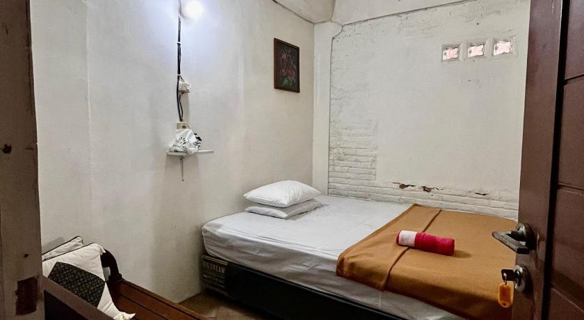Hotel O Omah Citra Genia Homestay - image 2