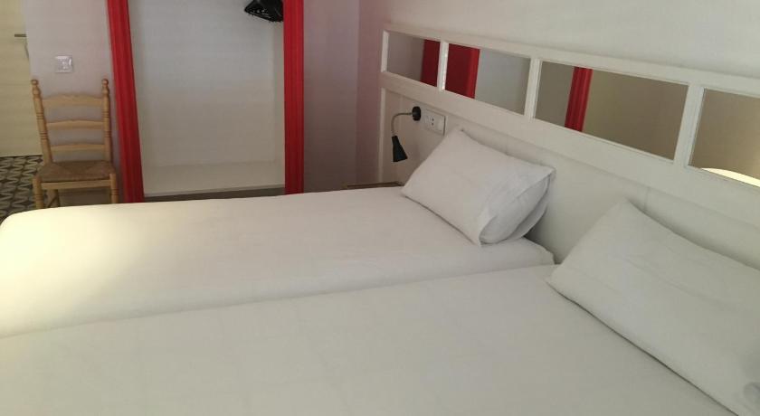 Image of Twin Room 9