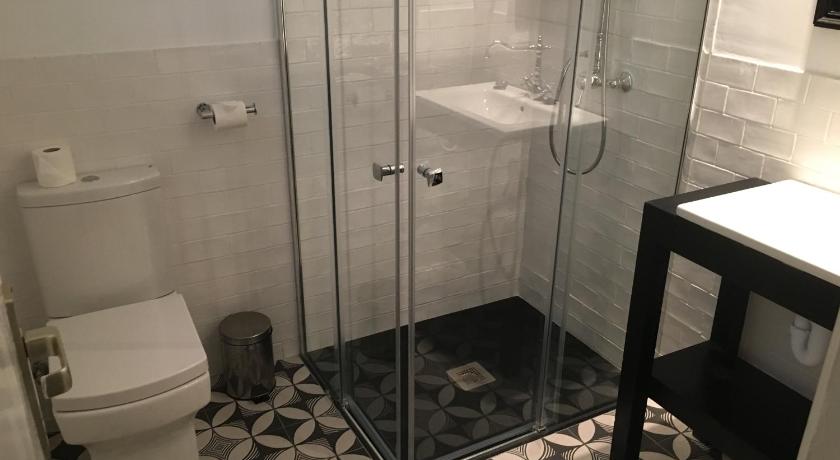 Image of Twin Room with Balcony 2