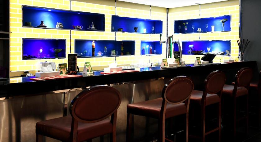 Al Olaya Suites Hotel - image 13