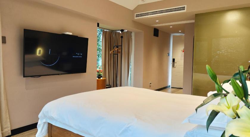 Image of Double Room with Courtyard View 0