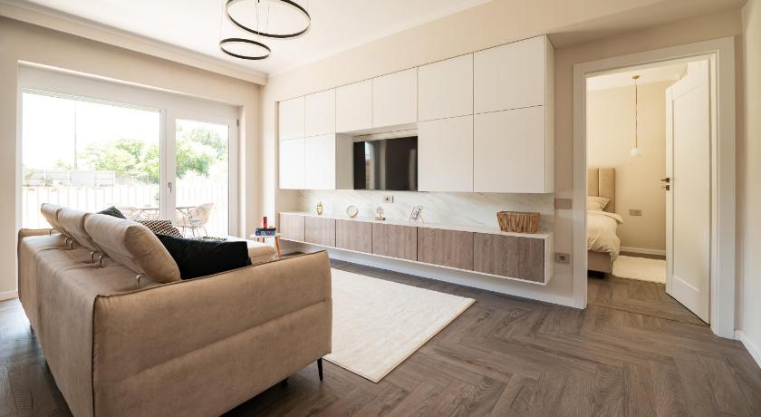 Ava Central Apartment 10