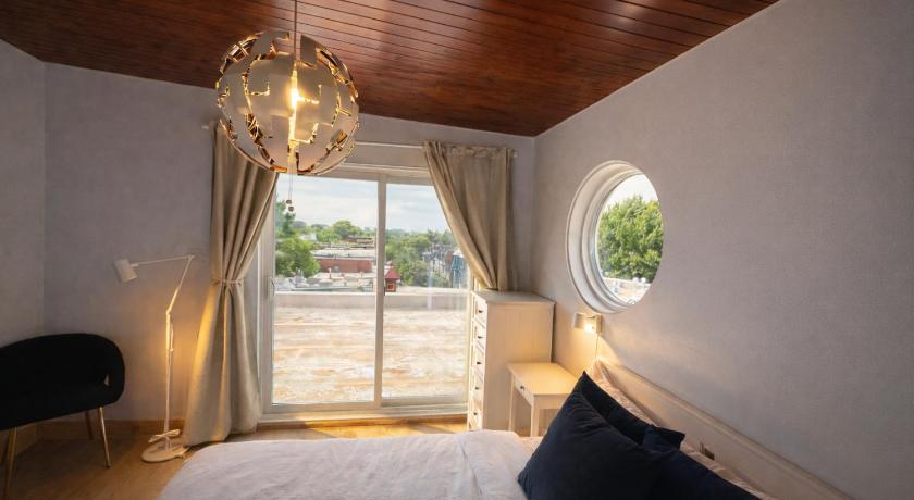 Image of Double Room with Mountain View 4