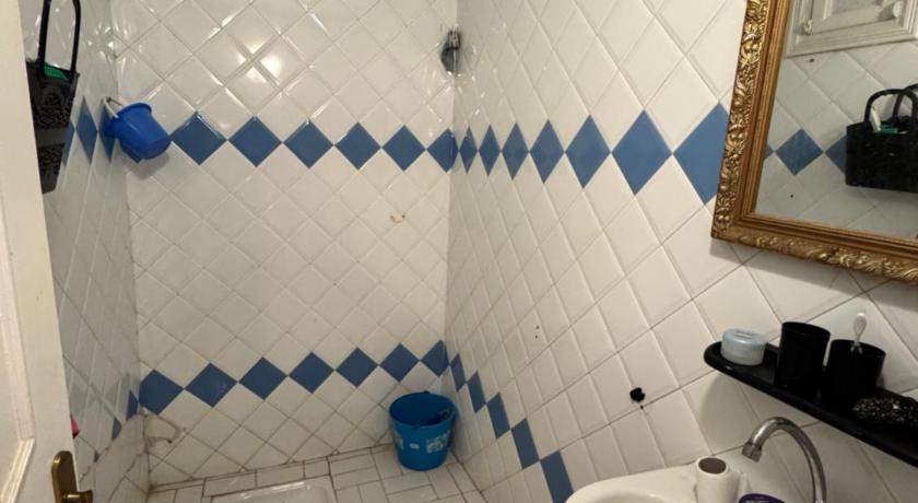 Petit Apparemment pas chere a 3km du grand stade de rabat