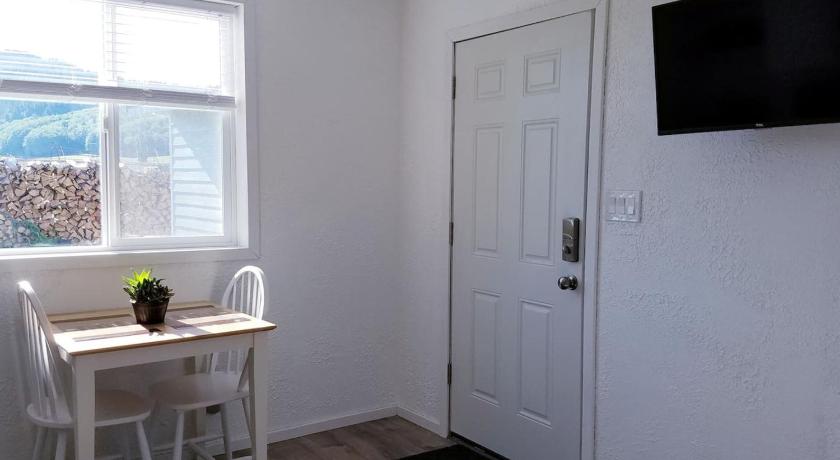 福克斯 (WA) South Sunrise Studio - Retreat in Forks 3星级 住宿 餐厅