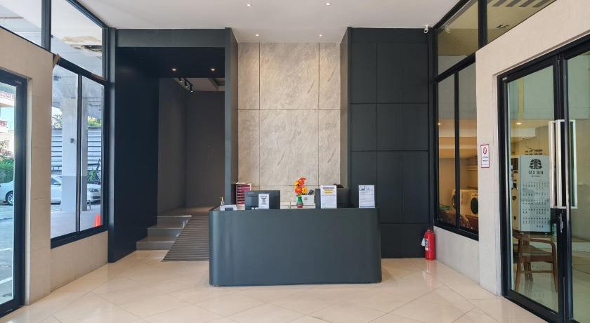 Bangkok C Hotel Bangna 3-Star Hotel lobby