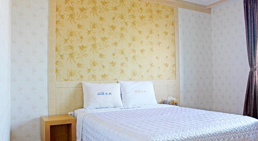 Image of Deluxe Double Room 8