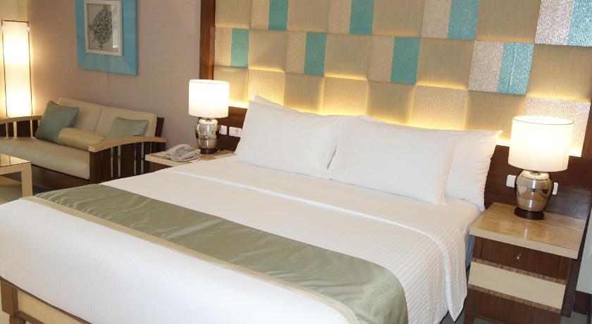 Image of Premier with Direct Pool Access 6