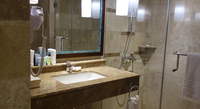 Image of Deluxe Room 12