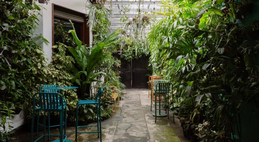 Snooze Hostel Malang - image 14