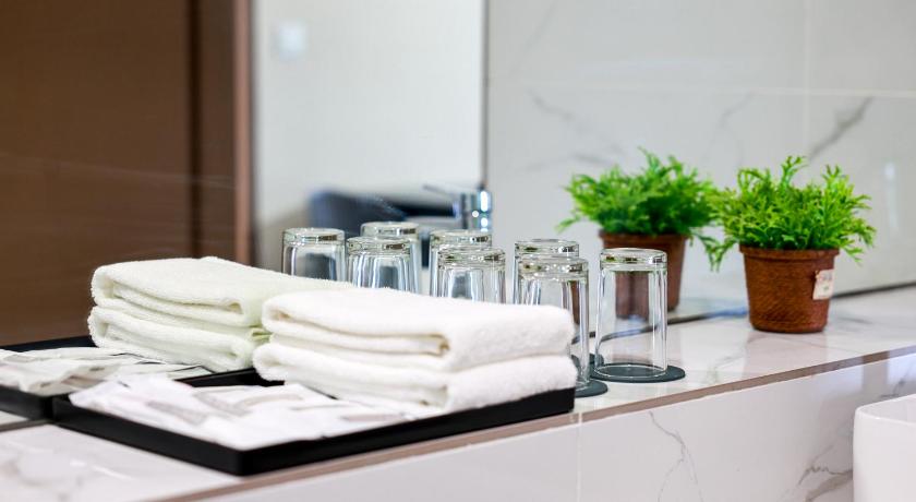 コタキナバル Kivana Suite by Ayuhouz 4つ星 ホテル レストラン