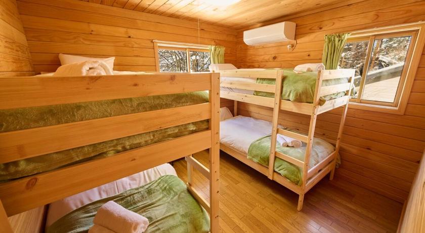 Hakuba Azakami Chalet 3-Star Accommodation exterior