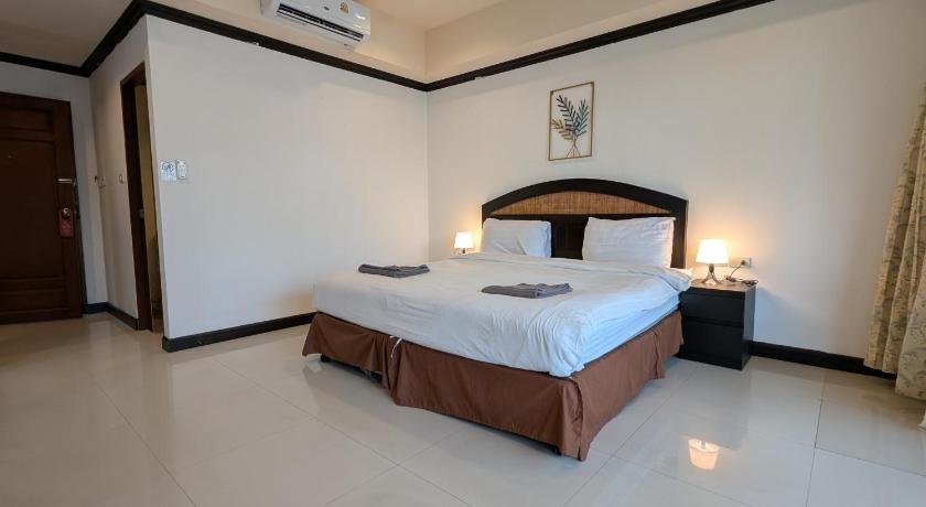 Summer Inn - image 23