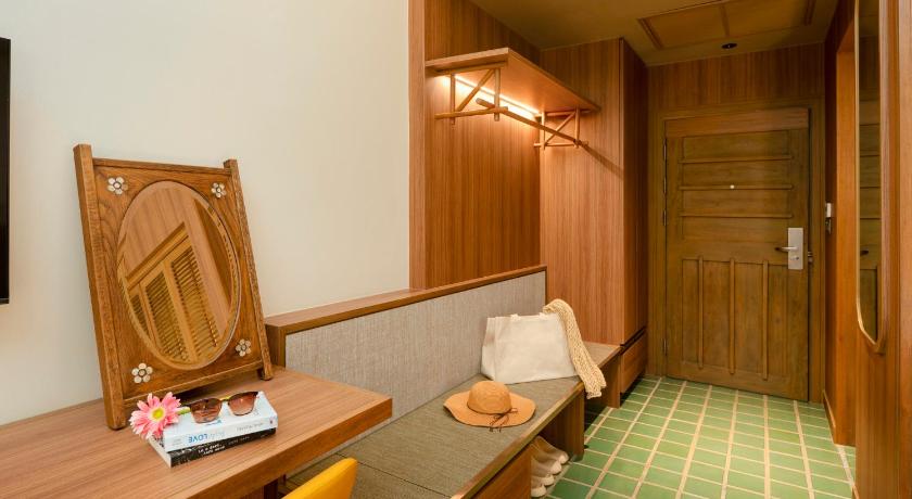 Image of Premier Sea View 12