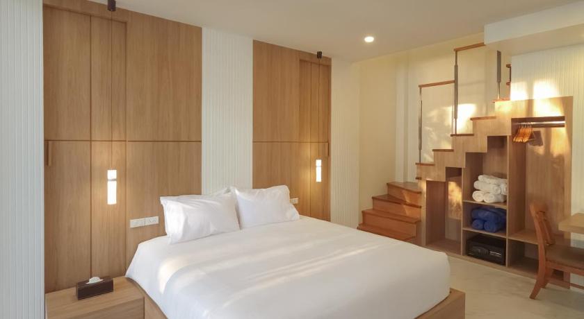 Image of Deluxe Beach Front Villa 5