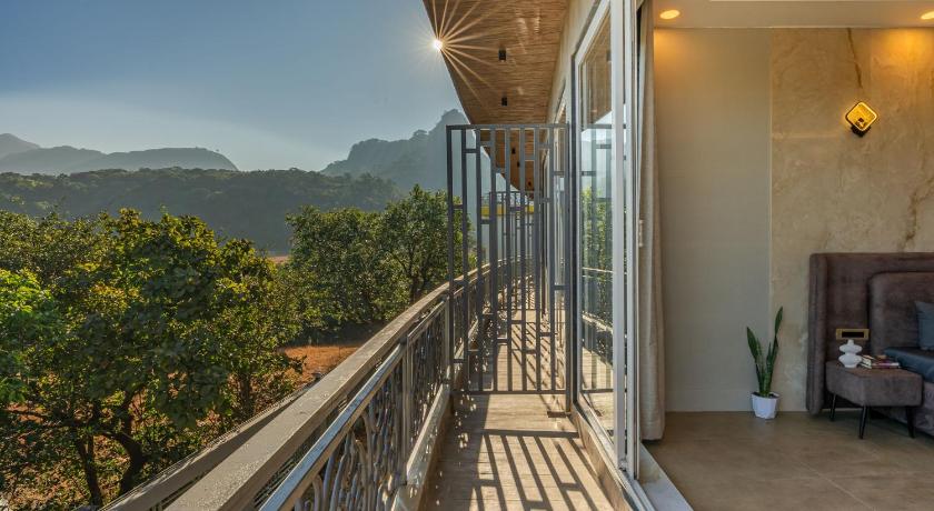 Image of Deluxe Double Room with Balcony and Hill View 1
