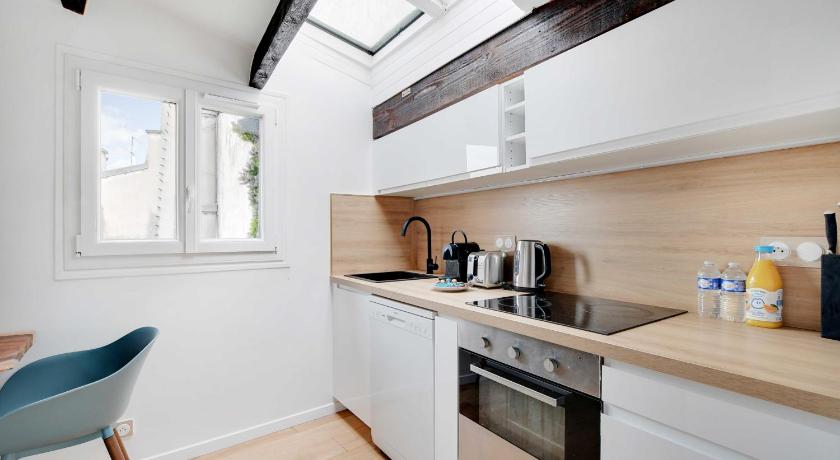 Stunning Duplex 1BR/4P – Notre-Dame Cathedral - image 2