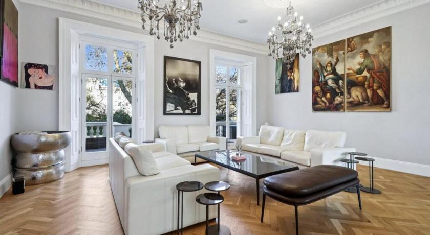 Royal Belgravia Townhouse 4BR on Eccleston Square