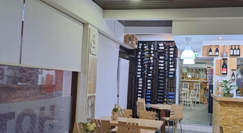 塞尔唐 Hotel SQUARE 2星级 酒店 餐厅