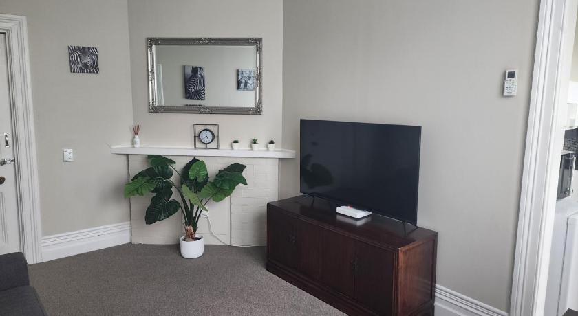Image of Deluxe Queen Suite 6