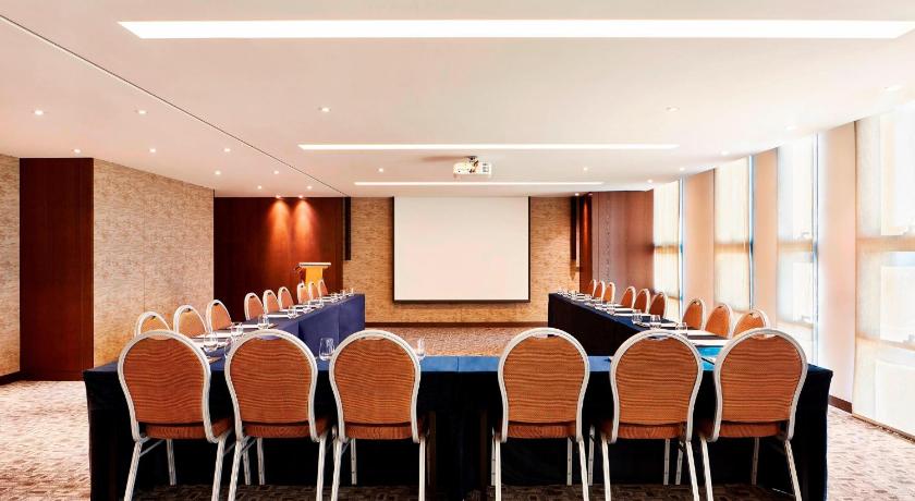 서울 포포인츠 바이 쉐라톤 조선 서울역 (Four Points by Sheraton Josun, Seoul Station) 4성급 호텔 로비