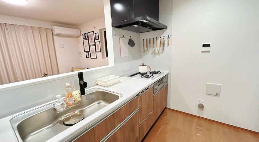 도쿄 / 동경 Newly built house with free parking, 3 minutes walk from Shinkoiwa Station 3성급 숙소 수영장