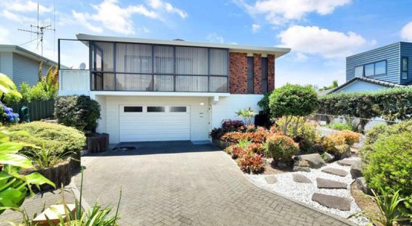 Relaxed Mount Getaway Close to Beach & Town