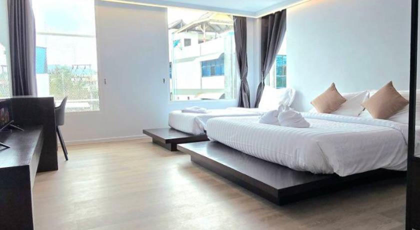 Image of Triple Room with Private Bathroom 4