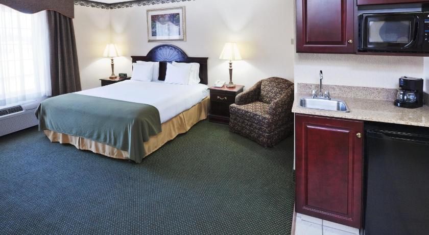 Holiday Inn Express Hotel & Suites Gainesville