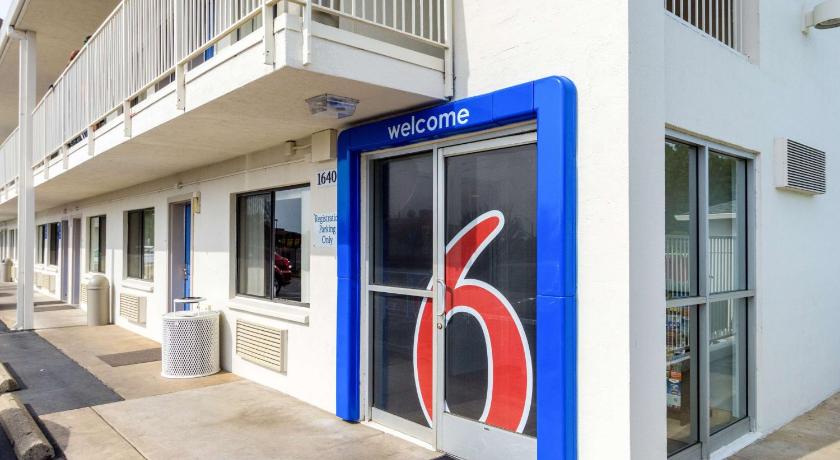 Motel 6-Redding, CA - Central