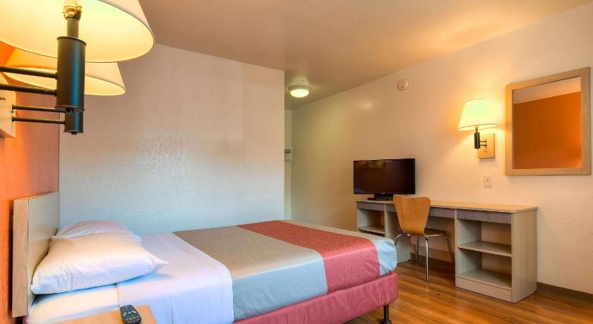 Motel 6-Westminster, CA - South - Long Beach Area photo