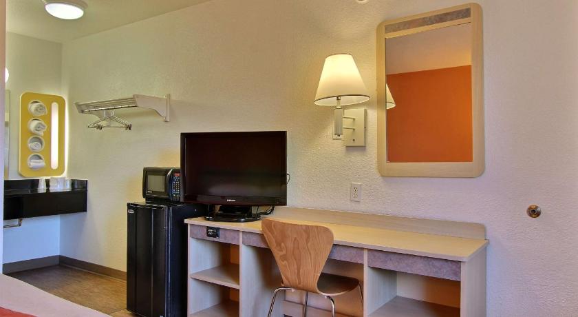Quadruple Room, Motel 6-Bismarck, ND in Bismarck (ND)