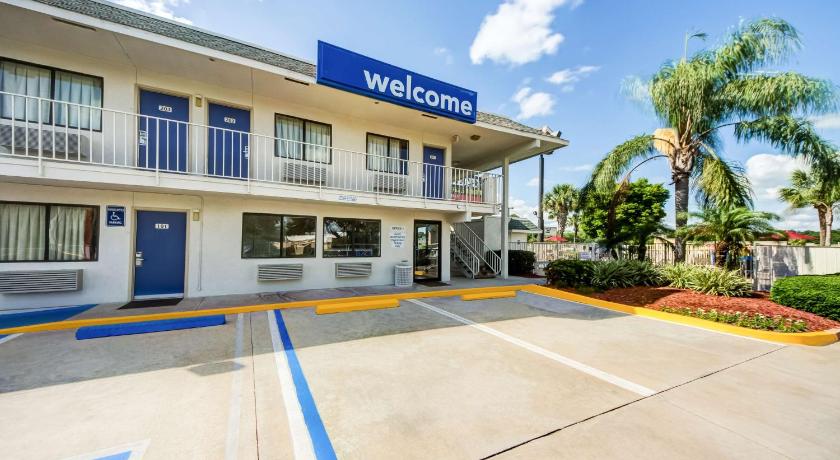 Motel 6-Lakeland, FL