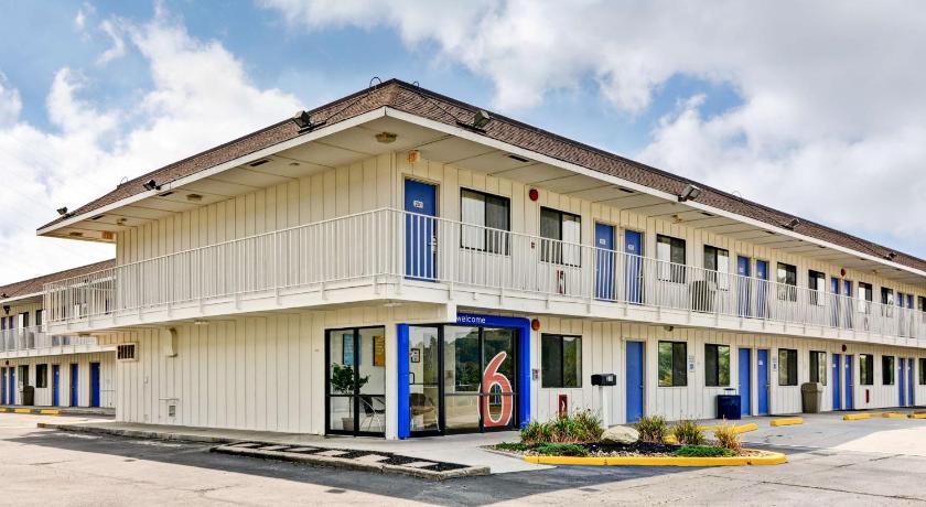 Motel 6-Pittsburgh, PA - Crafton