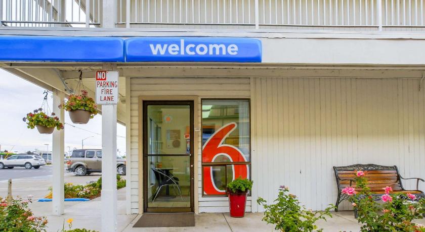 Motel 6-Medford, OR - North