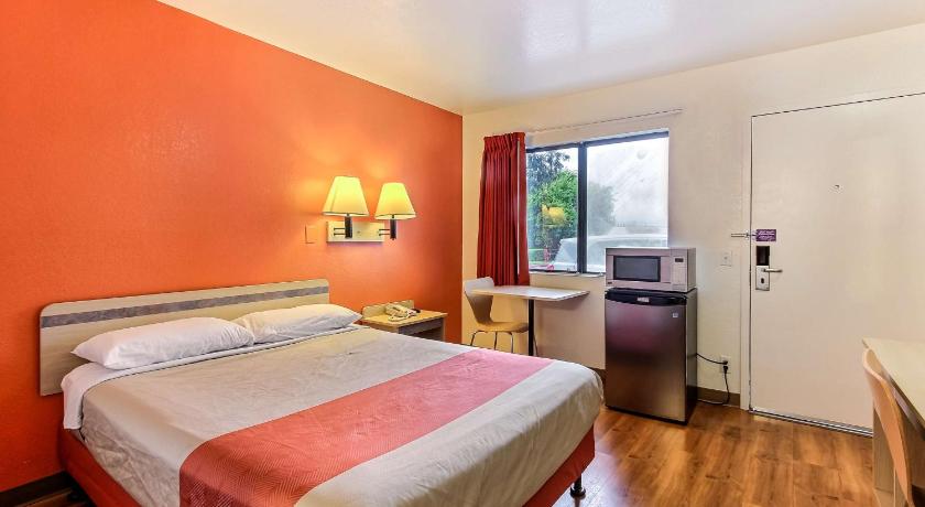 Motel 6-Salinas, CA - South - Monterey Area