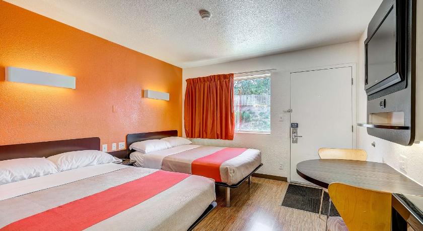 Motel 6-Thornton, CO - Denver