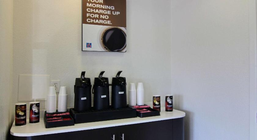 Motel 6-Albuquerque, NM - Coors Road photo