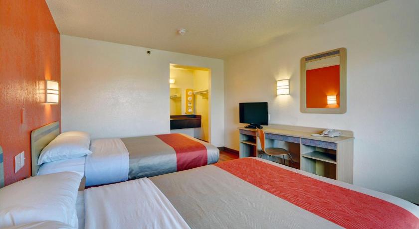 Motel 6-Wethersfield, CT - Hartford