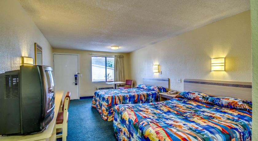 Motel 6-Saint Joseph, MO